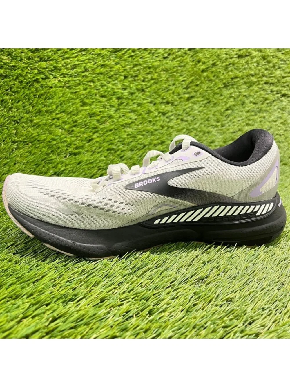 Brooks Adrenaline GTS 23 Womens Size 7.5 Gray Athletic Running Shoes Sneakers